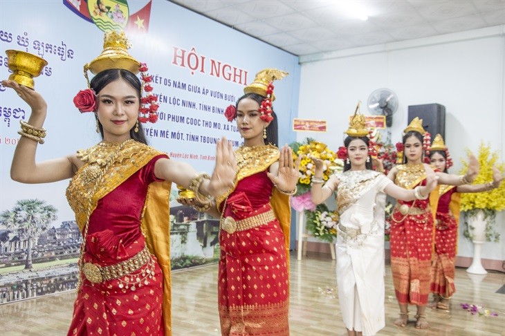 Binh Phuoc Border Residents Foster Cooperation with Cambodian Locality Binh Phuoc Border Residents Foster Cooperation with Cambodian Locality