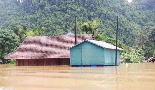 A floating house helps residents to avoid flood. Photo: VNA A floating house helps residents to avoid flood. Photo: VNA