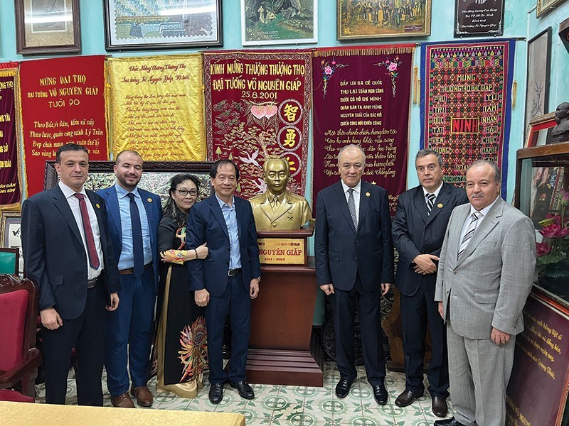 Paid tribute to the late General Vo Nguyen Giap. Paid tribute to the late General Vo Nguyen Giap.