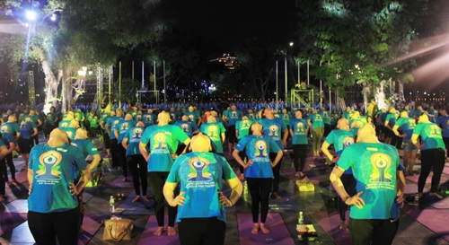 sixth international day of yoga to kick off this weekend in vietnam