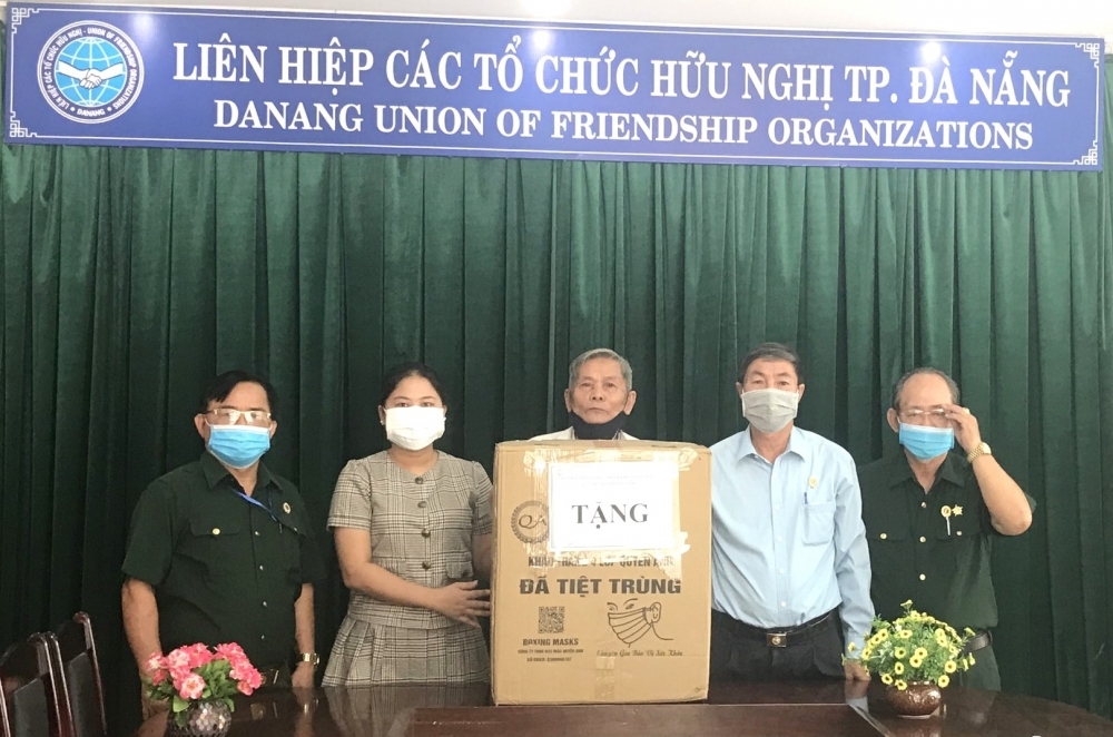 Da Nang's Friendship Association supports Lao people fight against Covid-19 Da Nang's Friendship Association supports Lao people fight against Covid-19