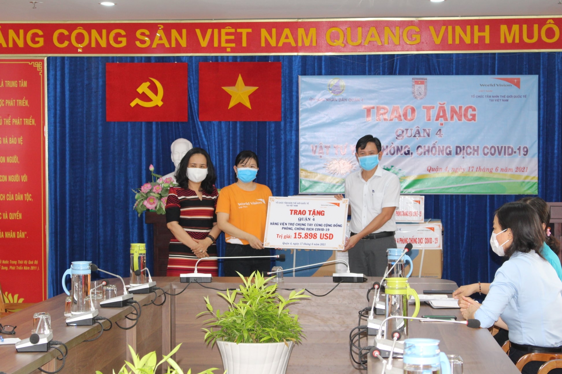 US$ 15,898 worth Covid-19 emergency aid package handed over to Ho Chi Minh City US$ 15,898 worth Covid-19 emergency aid package handed over to Ho Chi Minh City