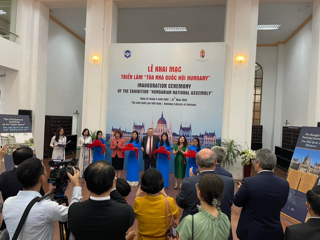 Experience Majesty of Hungary's Parliament in Hanoi Experience Majesty of Hungary's Parliament in Hanoi