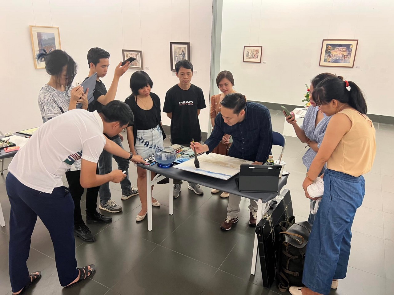 Polish-Vietnamese Painter Shares Experience to Vietnamese Art Lovers Polish-Vietnamese Painter Shares Experience to Vietnamese Art Lovers