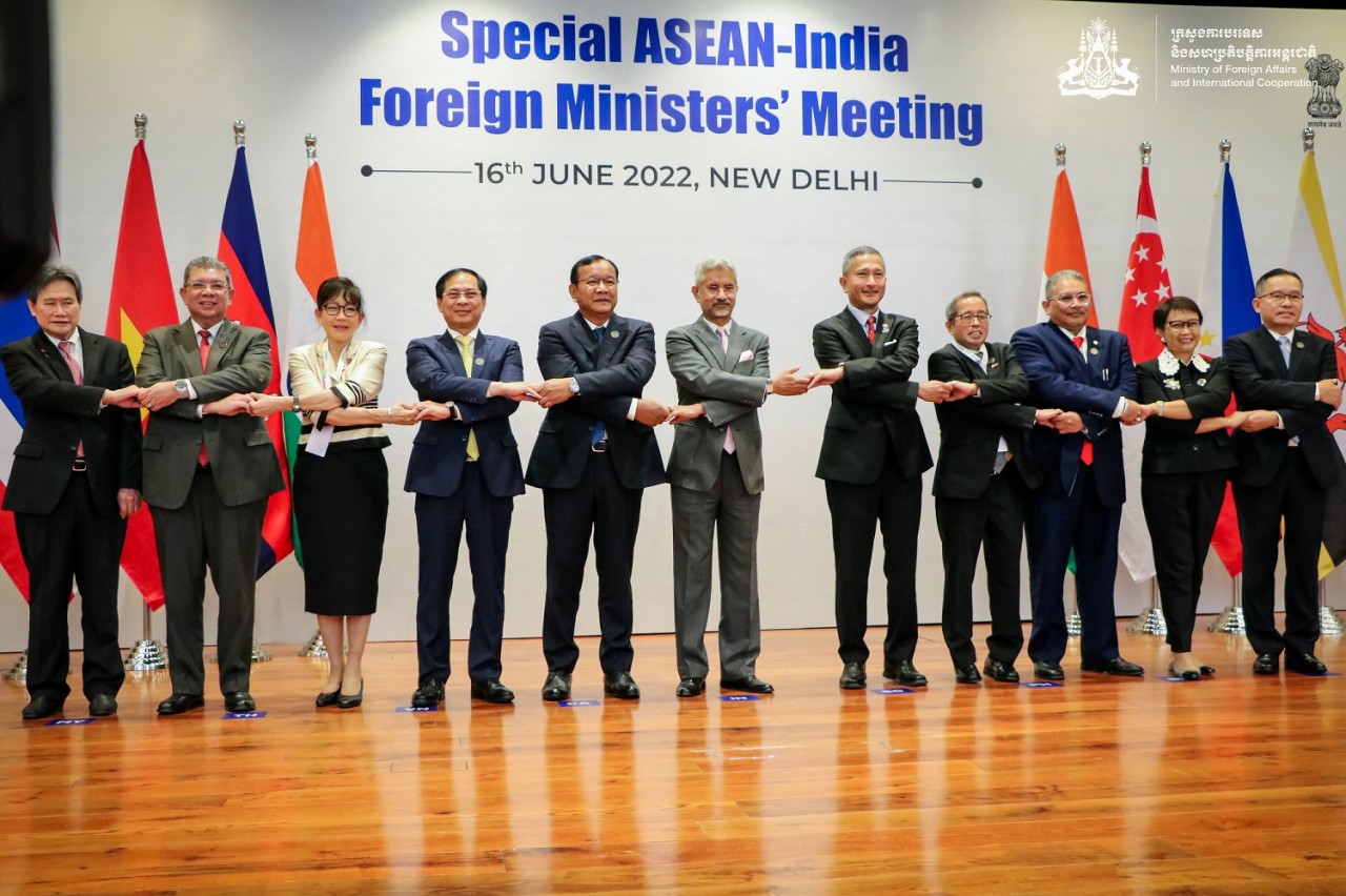 SAIFMM: Vietnamese FM Meets Indonesian, Bruneian Counterparts SAIFMM: Vietnamese FM Meets Indonesian, Bruneian Counterparts
