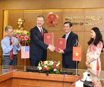 peace corps to send 20 volunteers to teach english to vietnam annually