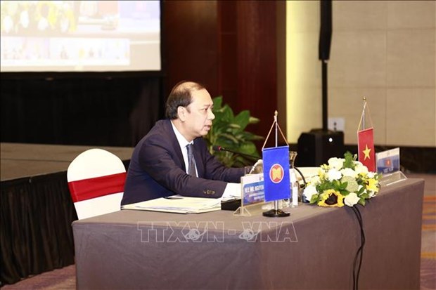 ASEAN officials mull building ASEAN recovery framework hình ảnh 1 ASEAN officials mull building ASEAN recovery framework hinh anh 1