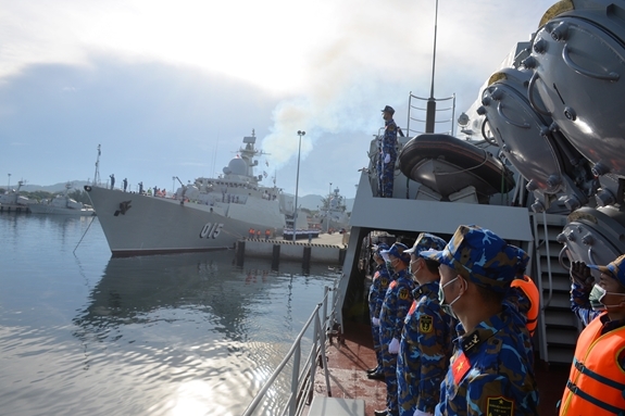 Vietnamese frigates depart for Army Games 2021 in Russia