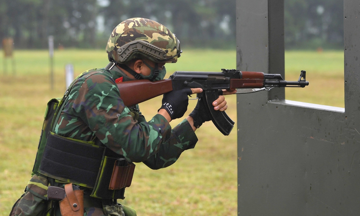 Vietnamese snipers determined and busy preparing for Army Games Vietnamese snipers determined and busy preparing for Army Games