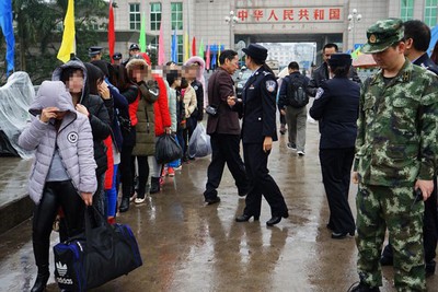 vietnam pays special attention to preventing human traffickers and supporting victims
