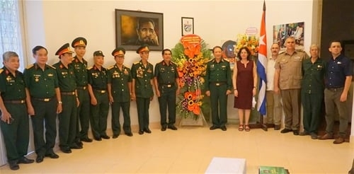 late cuban president fidel castro is remembered in vietnam