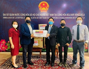 vietnams medical equipment and 20000 face masks arrive in venezuela to support covid 19 response