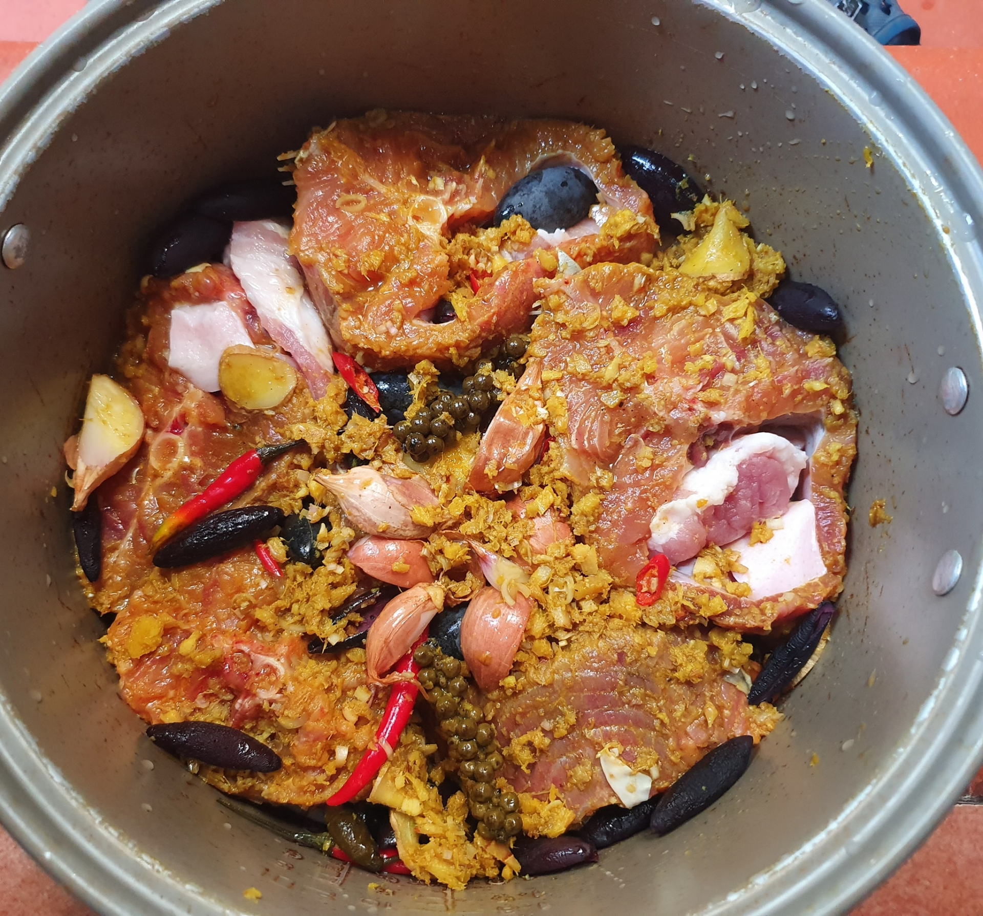 How to Braise Fish with A Rice Cooker, Vietnamese style How to Braise Fish with A Rice Cooker, Vietnamese style