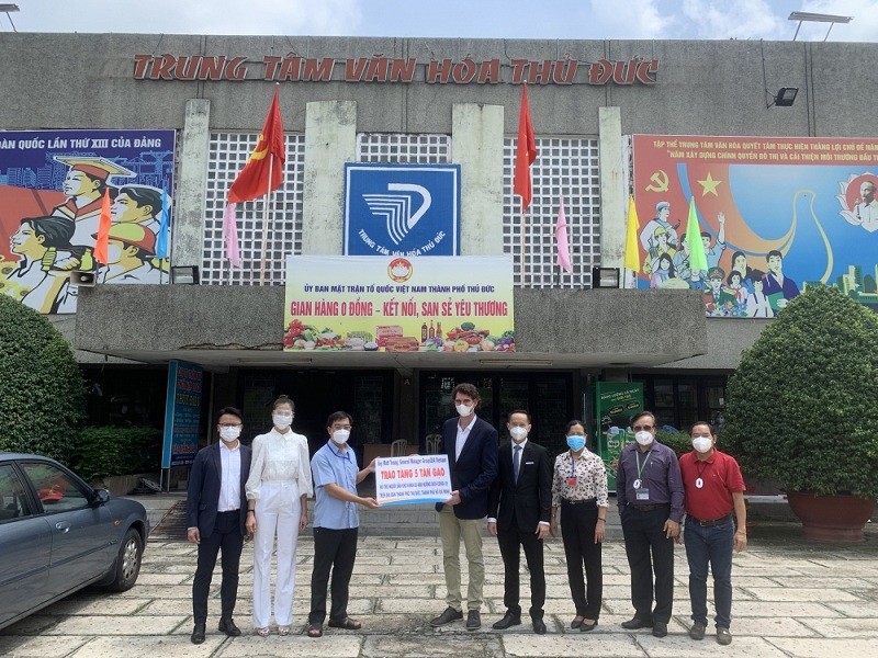 Vietnamese expatriates in US, Australia and Japan Present 12 Tonnes of Rice to Ho Chi Minh City Vietnamese expatriates in US, Australia and Japan Present 12 Tonnes of Rice to Ho Chi Minh City