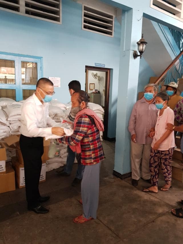 Relief delivered to COVID-19-hit Vietnamese Cambodians Relief delivered to COVID 19-hit Vietnamese Cambodians