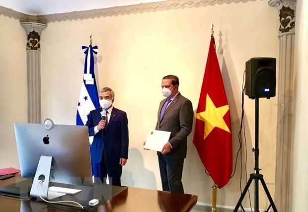 Honduras President wishes to step up ties with Vietnam hình ảnh 1 Honduras President wishes to step up ties with Vietnam hinh anh 1