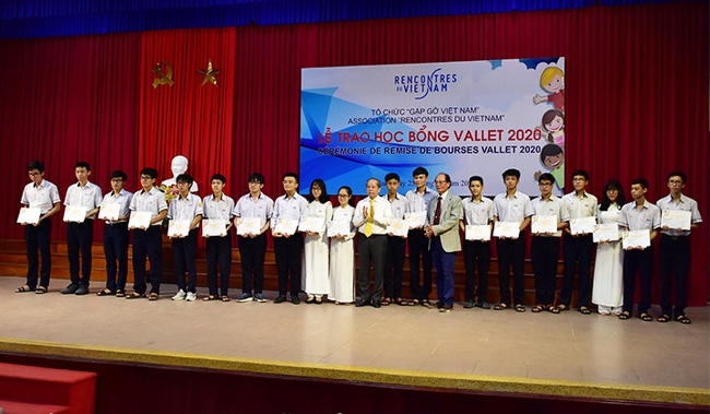 More Vallet scholarships granted to Vietnamese disadvantaged students More odon vallet scholarships granted to vietnamese students