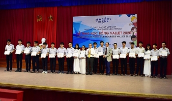More Vallet scholarships granted to Vietnamese disadvantaged students