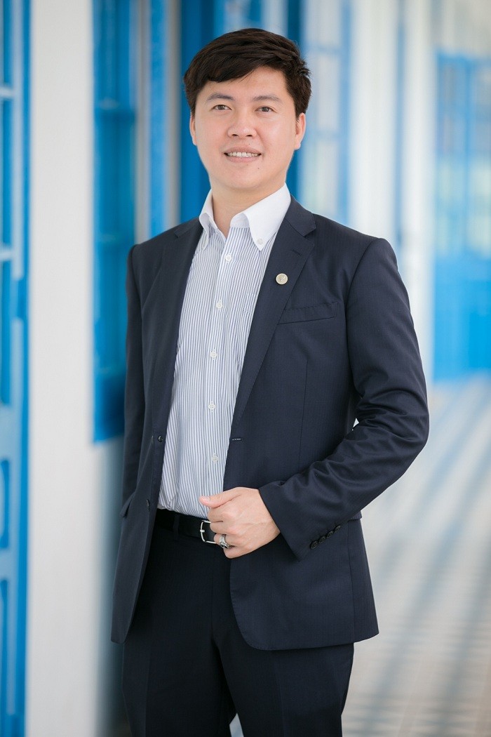 Meet The First Vietnamese Appoined As Principal in Japan Meet The First Vietnamese Appoined As Principal in Japan