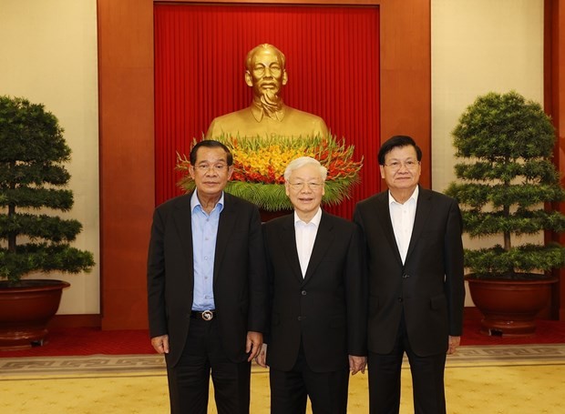 Vietnamese, Cambodian, Lao Top Leaders Hold Trilateral Meeting Vietnamese, Cambodian, Lao Top Leaders Hold Trilateral Meeting