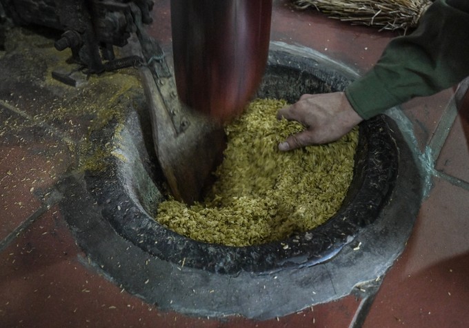 Discovering Me Tri’s Young Green Rice Making Craft - An National Intangible Cultural Heritages Discovering Me Tri’s Young Green Rice Making Craft - An National Intangible Cultural Heritages