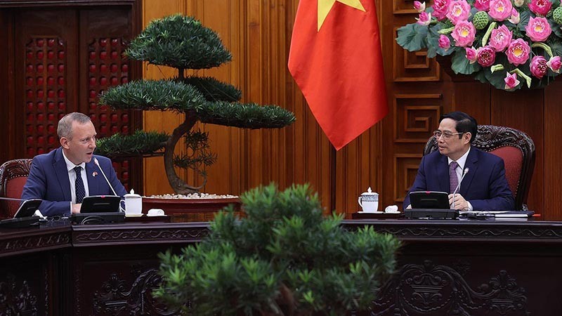 Vietnam's Leaders Meet New Ambassadors of the UK, Uruguay, Finland, Austria Vietnam's Leaders Meet New Ambassadors of the UK, Uruguay, Finland, Austria