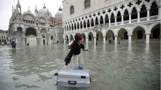 Italy declares state of emergency in Venice after flood devastation italy declares state of emergency in venice after flood devastation