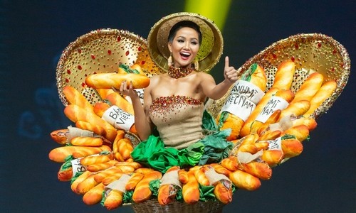Hoang Thuy brings Vietnamese iced coffee to Miss Universe 2019 hoang thuy brings vietnamese iced coffee to miss universe 2019