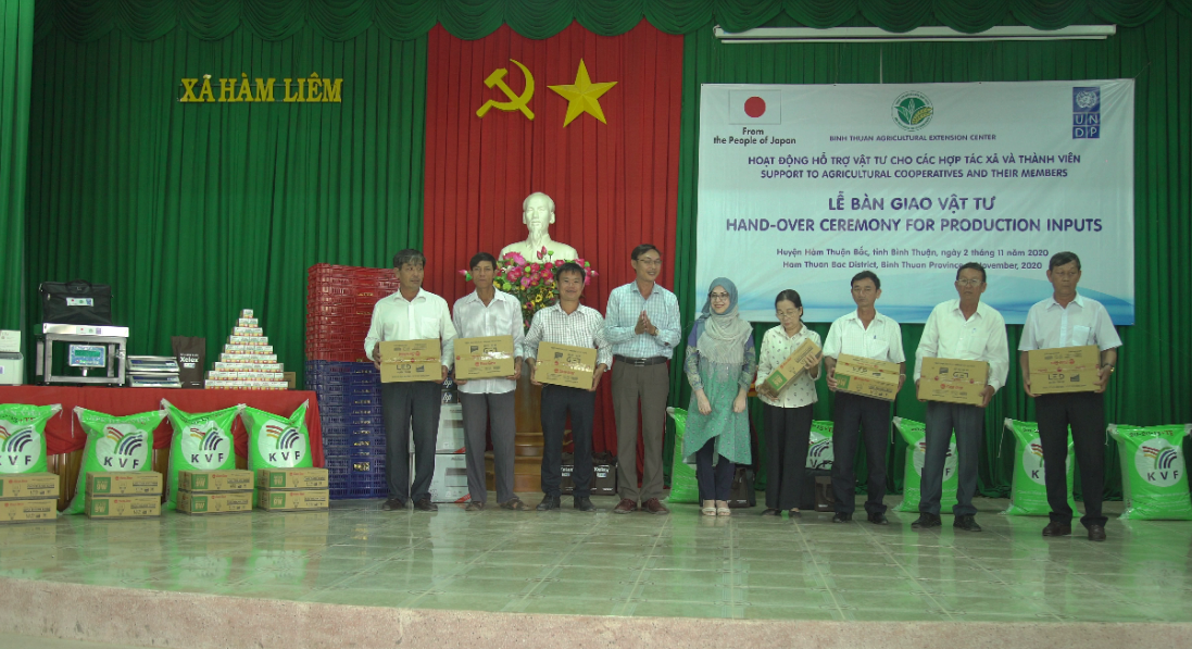 UNDP supports poor farmers in Binh Thuan affected by COVID-19 UNDP supports poor farmers in Binh Thuan affected by COVID 19