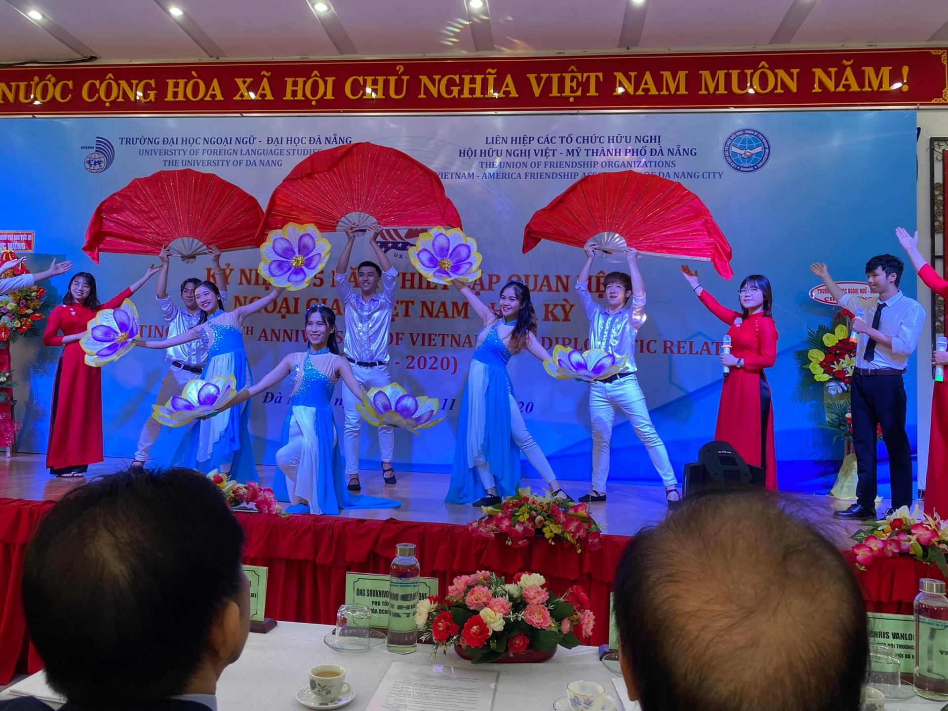 Marking the 25th anniversary of Vietnam-US diplomatic ties in Da Nang Marking the 25th anniversary of Vietnam US diplomatic ties in Da Nang