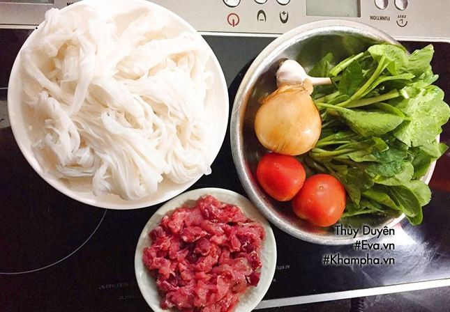 Stir-fried Pho, A Dish Born for Hanoi's Winter Afternoon Stir-fried Pho, A Dish Born for Hanoi's Winter Afternoon