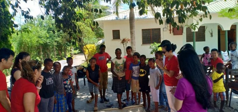Vietnamese women association in Tanzania presents necessities to orphans vietnamese women association in tanzania presents necessities to orphans