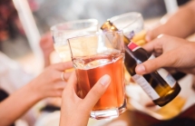 drinking alcohol can increase the risk of getting coronavirus