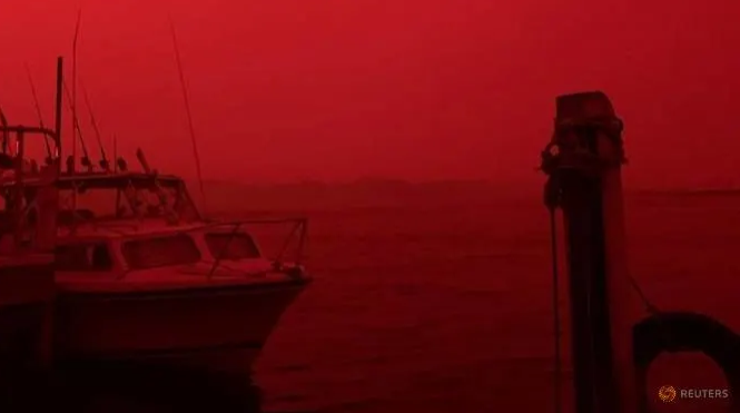 Thousands trapped on Australia beach encircled by fire thousands trapped on australia beach encircled by fire