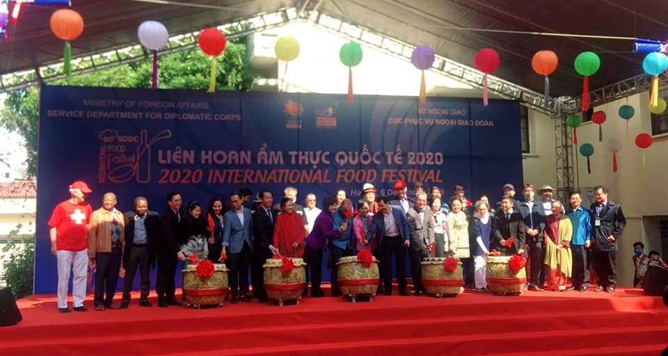 Int'l Food Festival serves up global flavors in Hanoi Int'l Food Festival serves up global flavors in Hanoi