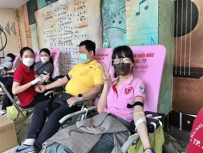 Embassies Donate Blood Amidst Shortages Due To Covid-19 Embassies Donate Blood Amidst Shortages Due To Covid-19