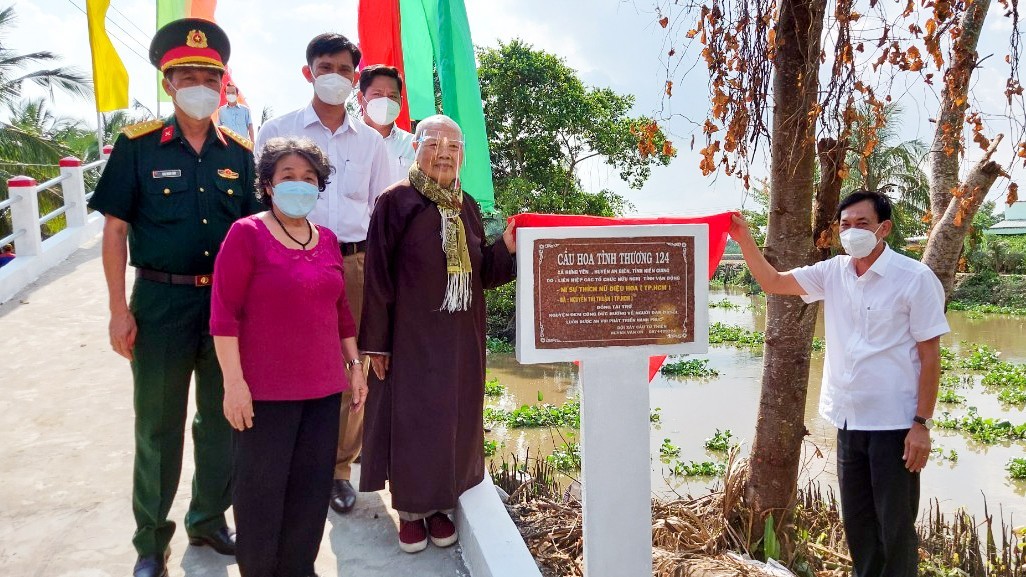 Kien Giang Union Mobilizes Fund For Local Brigde Kien Giang Union Mobilizes Fund For Local Brigde
