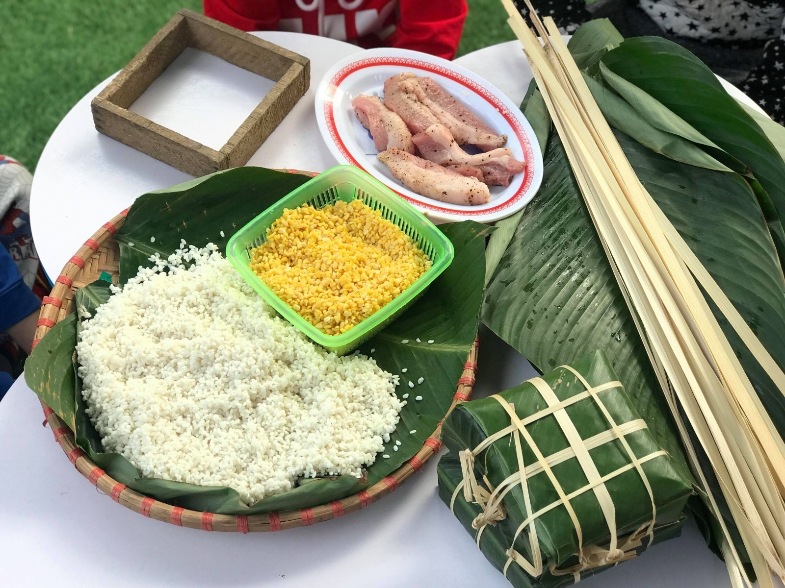 video huong dan goi banh chung ngay tet bang tay chuan ngon va dep mat