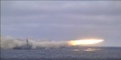 video kinh ngac xe tang t 72 cua syria bi ten lua bang trung nhung khong chut he han