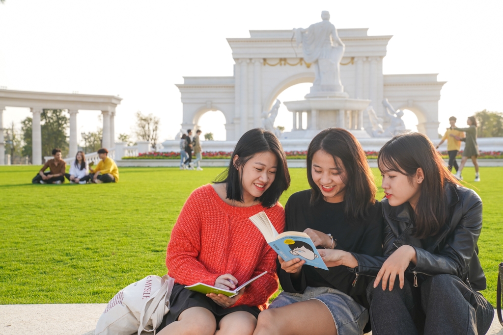 Chiêm ngưỡng vẻ đẹp châu Âu giữa lòng Việt Nam của Đại học VinUni vừa khánh thành chiem nguong ve dep chau au giua long viet nam cua dai hoc vinuni vua khanh thanh