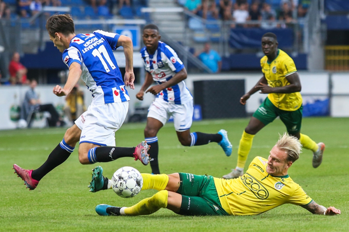 van hau tiep tuc mai dung quan tren ghe du bi nhin sc heerenveen thua nguoc