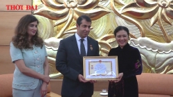 video hoi huu nghi viet an trao 100000 khau trang ho tro nhan dan nuoc ban chong dich covid 19