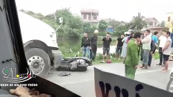video hai hung 3 xe container chen nhau che kin het mat duong
