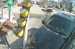 video lexus co tinh chen len voi phun nuoc khi linh cuu hoa dang tac nghiep