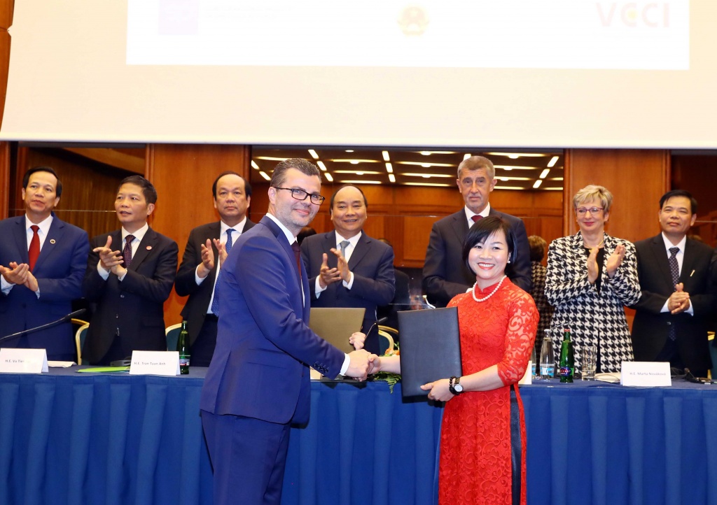 Boeing 787 Dreamliner của Bamboo Airways bay thẳng tới CH Séc may bay than rong boeing 787 dreamliner cua bamboo airways se duoc khai thac tren duong bay thang toi cong hoa sec