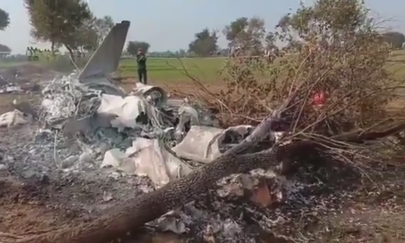 video f 16 va mig 29 ba lan lam phien may bay quan su nga tren bien baltic