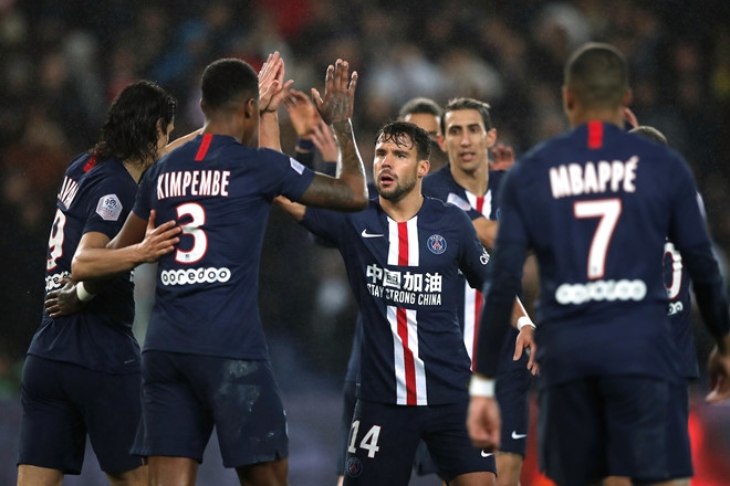 vi covid 19 paris saint germain bat ngo duoc nang cup vo dich som