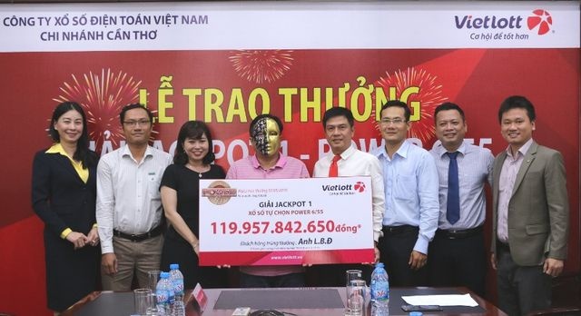 Đại gia thủy sản Cà Mau trúng Vietlott 120 tỷ là ai? dai gia thuy san ca mau trung vietlott 120 ty la ai