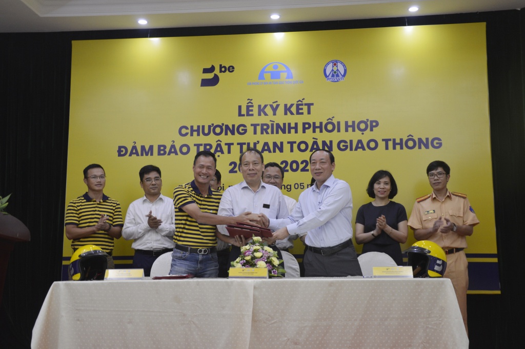 "Xã hội hóa" để kéo giảm tai nạn, ùn tắc giao thông chinh phu nhan manh tam quan trong cua xa hoi hoa trong bao dam ttatgt