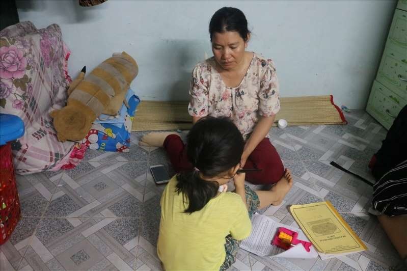 Bắt gã xe ôm lẻn vào phòng trọ dâm ô bé gái 5 tuổi ở TP.HCM khoi to bat tam giam ga xe om nung be gai 5 tuoi o nha mot minh